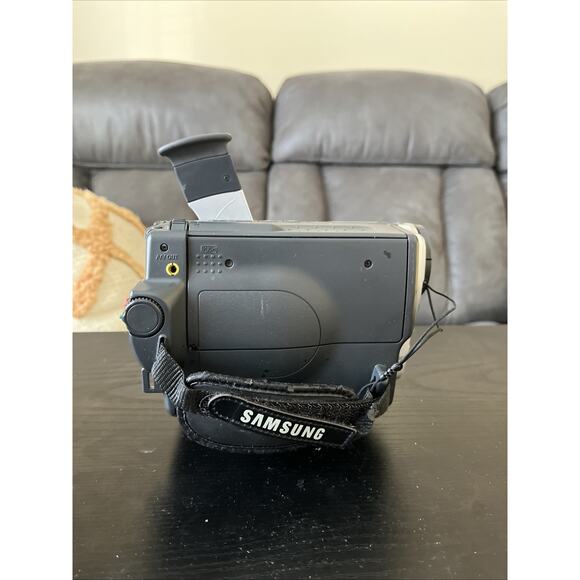 Samsung SCL906 Hi8 NTSC Video Camera Camcorder - NO CHARGER OR BATTERY - Picture 5 of 8